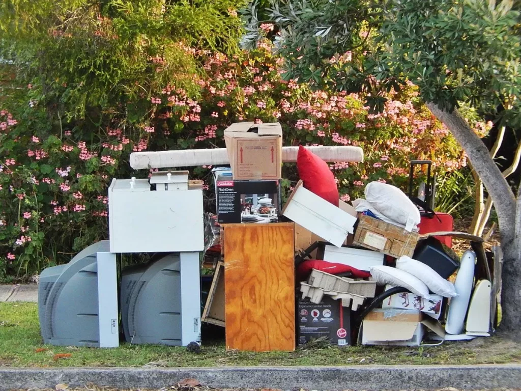 How Much to Charge for Junk Removal: Trash Hauling & Disposal